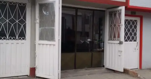 SALON DE BELLEZA  CALLE 128C TIERRA LINDA